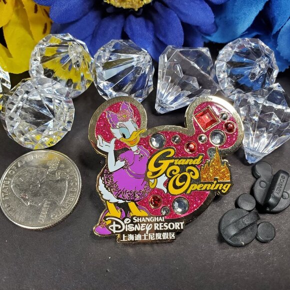 Disney Daisy Duck Trading Pin Shanghai Bling Lapel Pin Brooch Badge Accessories - Picture 4 of 8